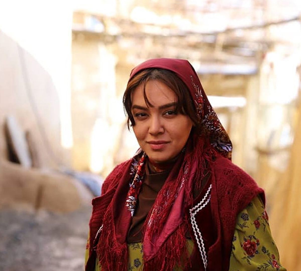 آواز خواندن نداقاسمی بازیگر سریال نون خ با زبان انگلیسی/ ویدئو