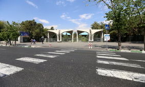 رئیس دانشگاه آزاد: دانشجویان علاقه ای به رشته های مهندسی ندارند