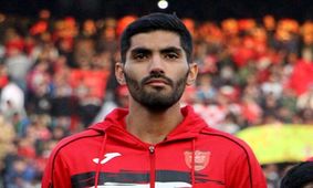 اذان گفتن بازیکن سابق پرسپولیس در ورزشگاه امام رضا(ع)/ ویدئو