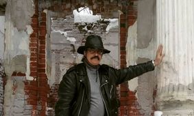 نواده استالین جزو بی‌خانمان‌های مسکو است!