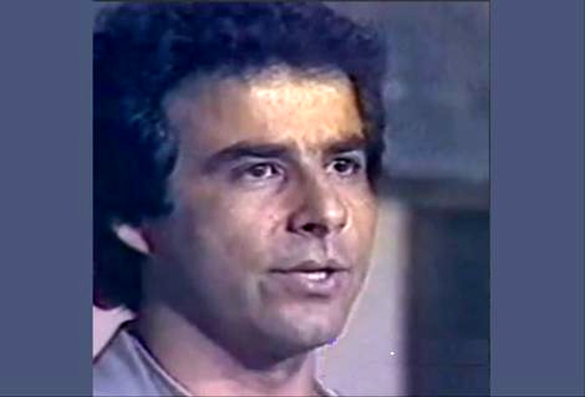 خوانندگی علیرضا افتخاری ۲۵ ساله و بدون سبیل ۱۳۶۲/ ویدئو