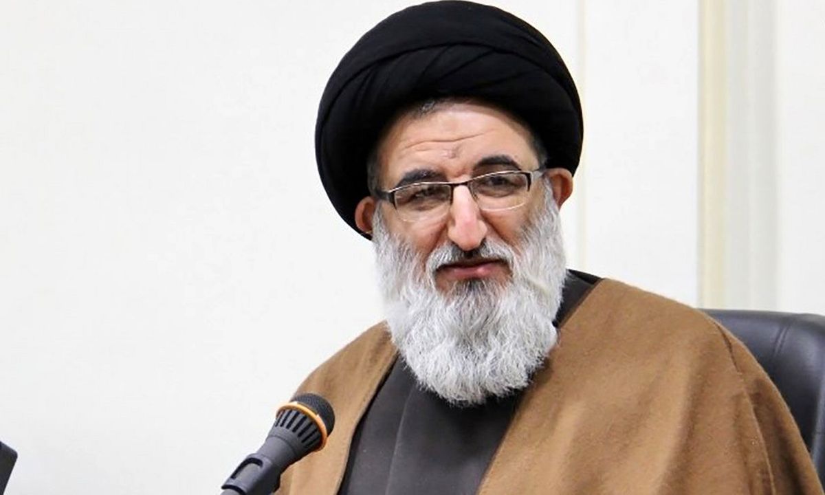 امام جمعه کرج: احتمال دارد که رییس‌جمهور ما در کاخ سفید هم نماز بخواند