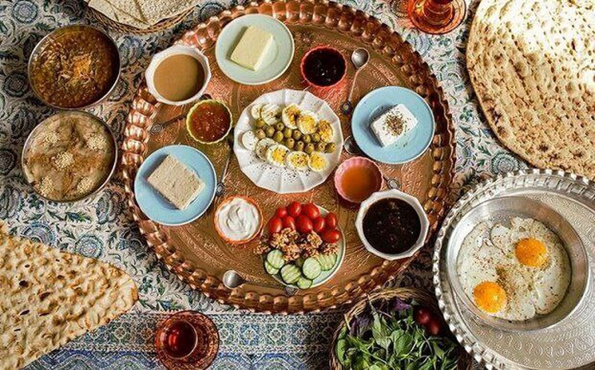 مصرف مواد قندی‌ و‌ شیرین در وعده‌ افطار را کاهش دهید