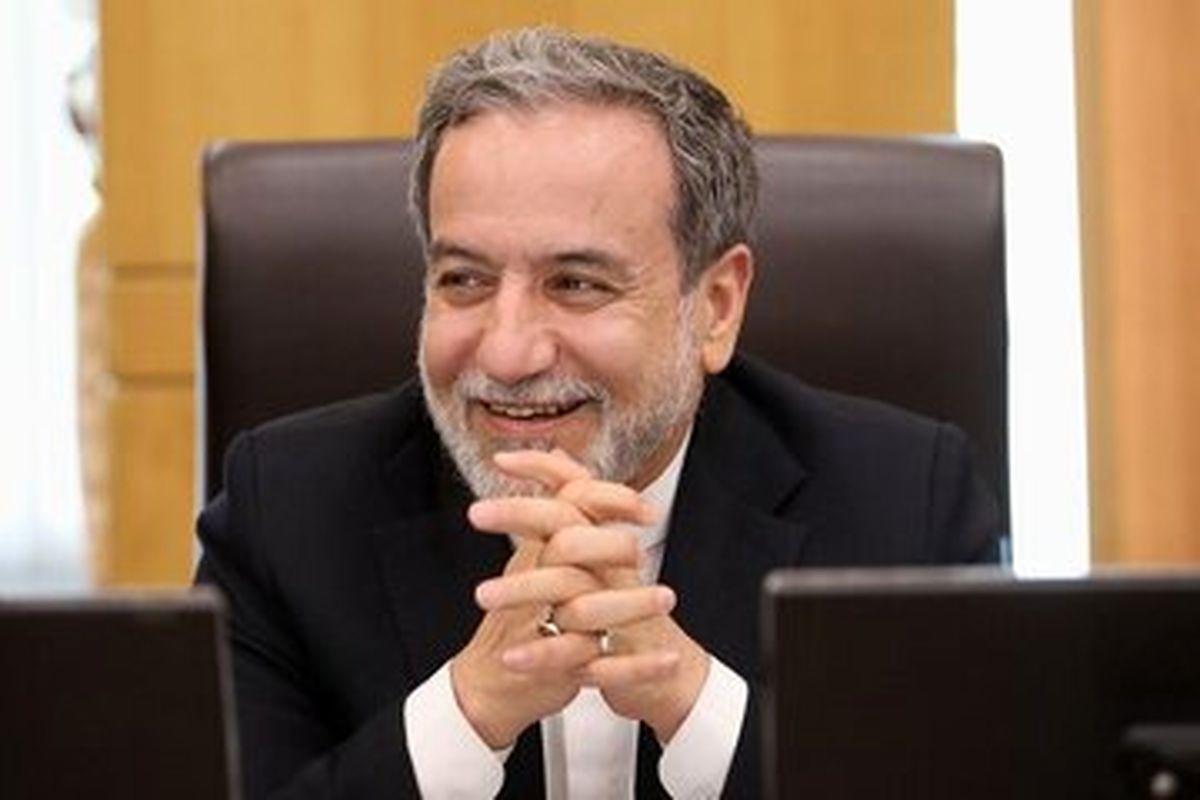 واکنش به ادعای عراقچی درباره ورود سرمایه گذاران آمریکایی به بازار ایران/ او یا نمی داند 1000 میلیارد دلار چقدر است یا شاید قصد شوخی داشته است!