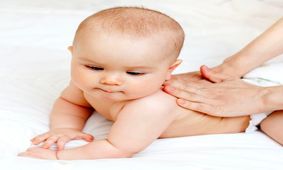 مهمترین روش‌های مراقبت از نوزاد و اهمیت تغذیه و خواب برای رشد او