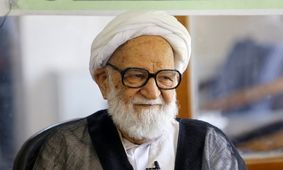  تقاضا دارم مقام معظم رهبری لطف کنند و عفو عمومی اعلام بفرمایند/ دشمن برای 50 سال آینده فکر می کند؛ بزرگان باید به‌ خوبی درباره این موضوع صحبت کنند/ خدا هست، خدا دروغ نیست، ما باید کاری بکنیم که خدا از ما راضی باشد