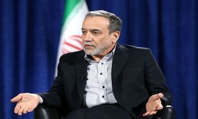 عراقچی: برجام نتیجه قابل دفاعی است، هنوز هم از جهات مختلف به دنبال احیای همان نتیجه هستند / دارند حسابی روی بحث پهپاد‌ها مانور می‌دهند؛ این می‌تواند بستر فشار‌های بعدی باشد؛ حواس‌ها را جمع کنید / پروژه بدنام‌سازی ایران بسیار خطرناک است