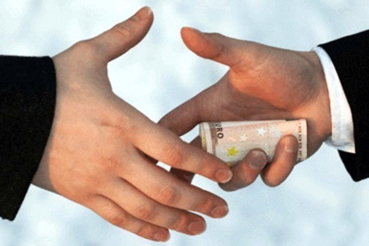  بزرگترین فسادهای مالی کشف‌شده در ایران از دولت هاشمی تا رئیسی/ دولت خاتمی کمترین میزان فساد/ اینفوگرافی

