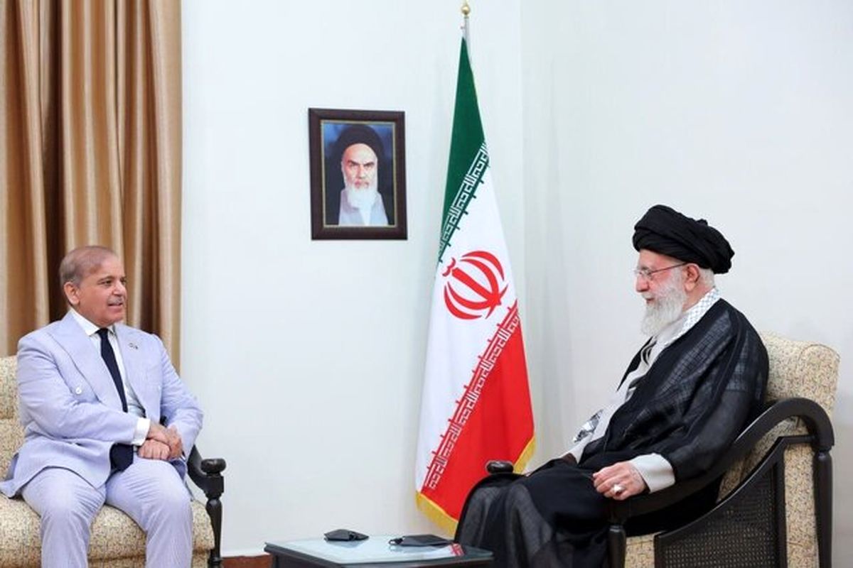 تأکید رهبر انقلاب بر لزوم اقدامات تاثیرگذار برای متوقف کردن جنایات در غزه