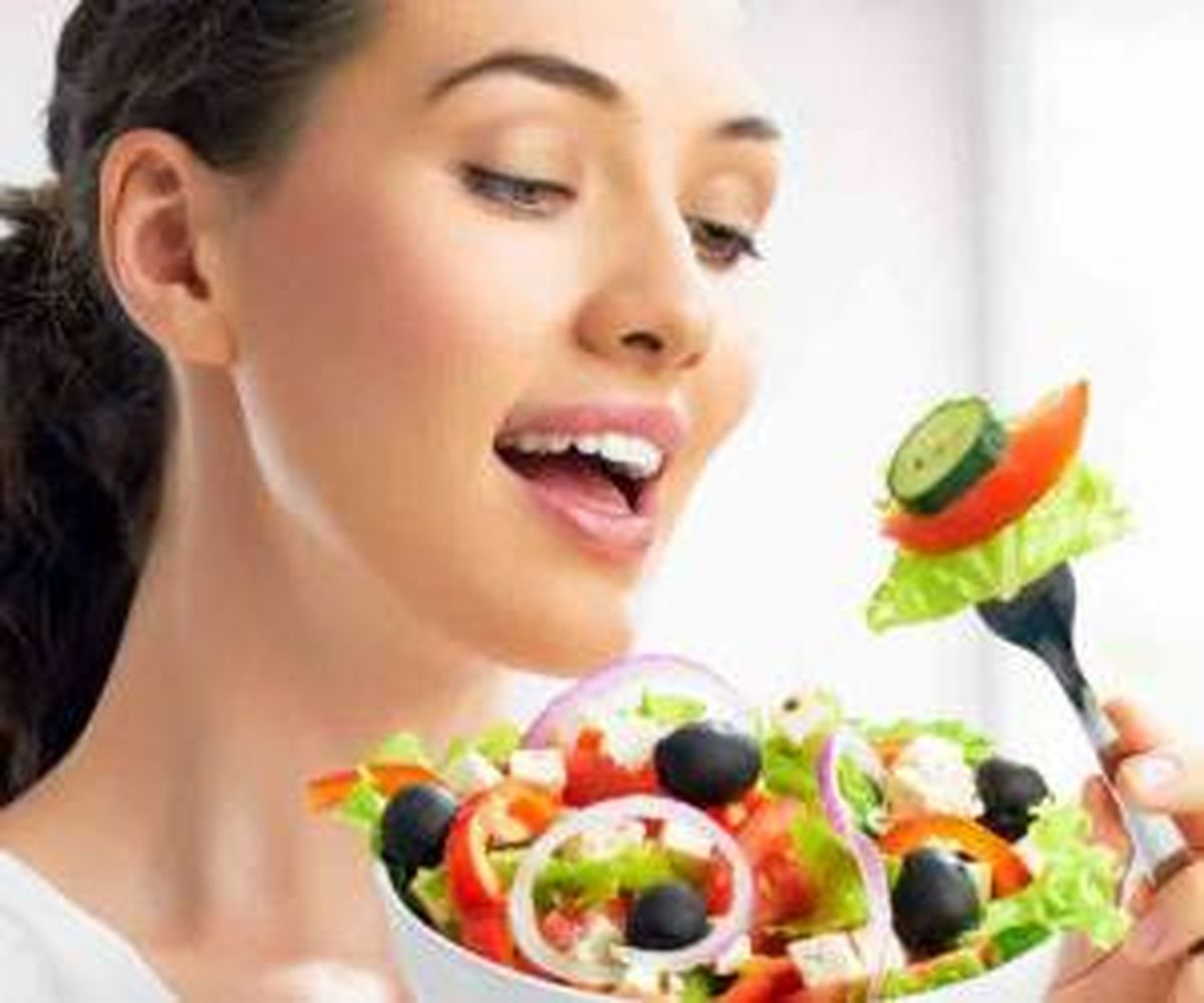 تغذیه ضد پیری و ۲۴ خوراکی که نمی گذارند پیر شوید