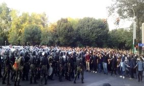 روزنامه دولتی «ایران»: تاکنون معترضی کشته نشده است/ آفتاب نیوز:چرا آمار رسمی کشته شدگان اعلام نمی شود؟