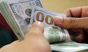 قیمت دلار امروز ۵ خرداد ۱۴۰۲ در صرافی‌ها و مرکز مبادله چند؟
