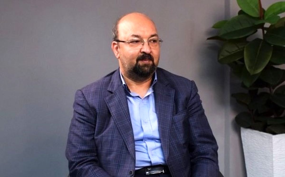 رئیس صداوسیما باید برکنار شود/ اخراج مجری و جابجایی مدیر شبکه افق کافی نیست/ یکی از ماموریت‌های صداوسیما دوقطبی‌سازی است