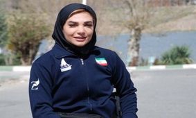 کیهان: به یک قهرمان ملی کتری و قوری هدیه می دهید؟ غلط می کنید
