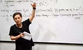 مریم میرزاخانی در کنار خوارزمی در فرودگاه استانبول/ عکس

