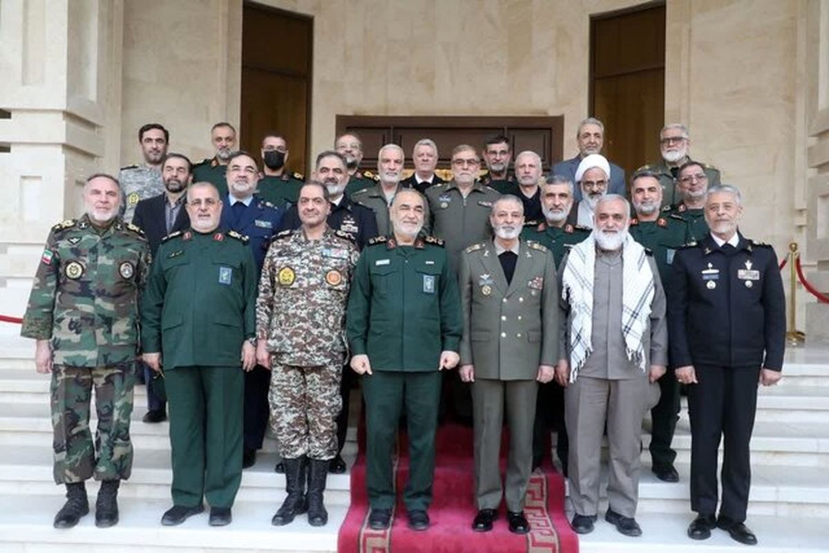 دیدار فرمانده و امرای ارتش با فرماندهان سپاه پاسداران

