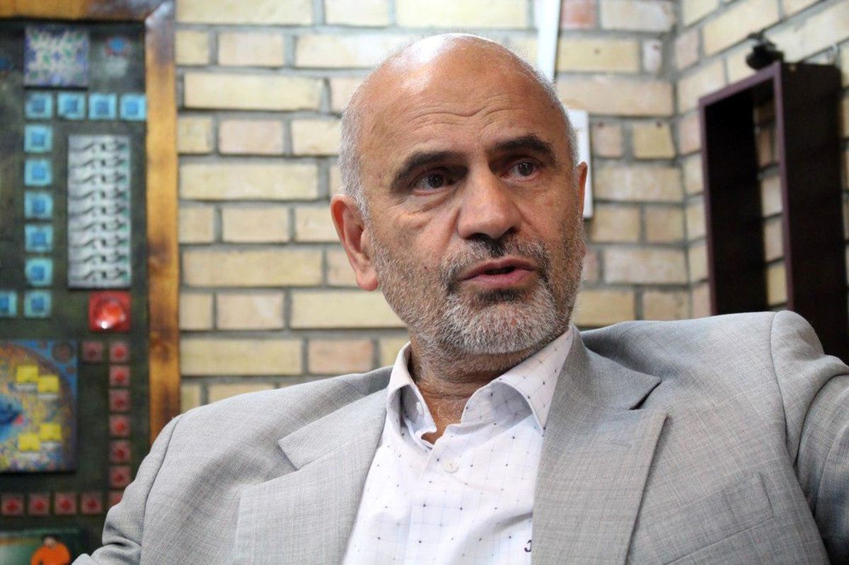 فرشاد مومنی: دانشگاه را خانه اموات کرده اند، نفسی از آن بیرون نمی‌آید