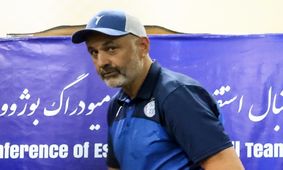 بوژوویچ فعلا در استقلال ماندنی است


