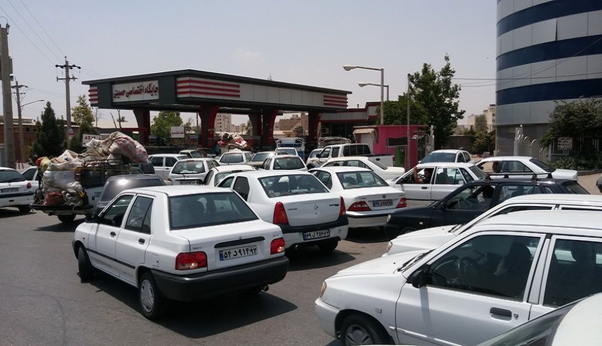 عضو کمیسیون انرژی مجلس: در ماجرای هک پمپ بنزین‌ها، به صورت فیزیکی دخل و تصرف شده!