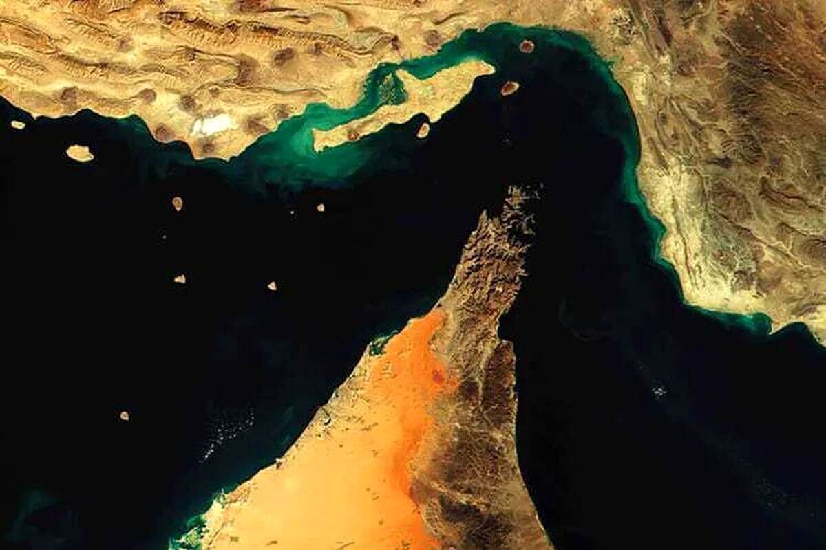 کشتی‌های عبوری از تنگه هرمز در پنجاه روز گذشته در یک نمودار