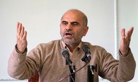 هشدار فرشاد مومنی به روسای قوا: تا کار به فاجعه نکشیده رویه‌ها را تغییر دهید