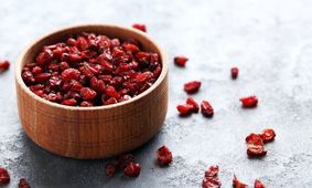 روش صحیح تفت دادن زرشک