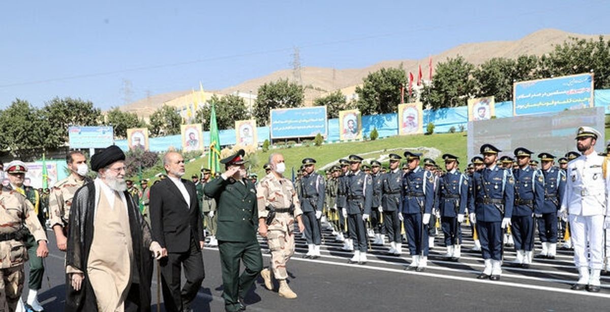 فرماندهان نیروهای مسلح با صدور پیامی مشترک، با فرمانده معظم کل قوا تجدید بیعت کردند